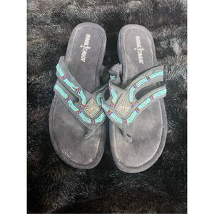 Minnetonka Silverthorne Sandals Women's 7  Beaded Aztech Southwestern turquoise